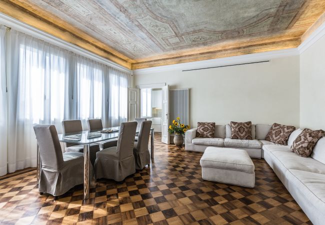 Apartment in Venezia - Alighieri B
