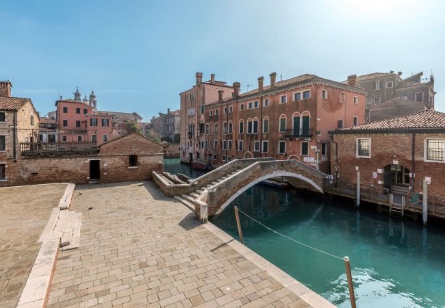 Apartment in Venezia - San Trovaso Prestige