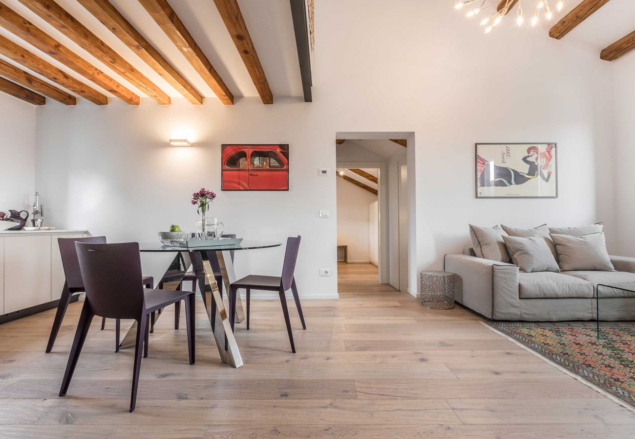 Apartment in Venice - San Trovaso Terrace