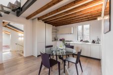 Apartment in Venice - San Trovaso Terrace