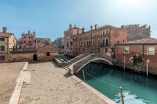 Apartment in Venice - San Trovaso Terrace