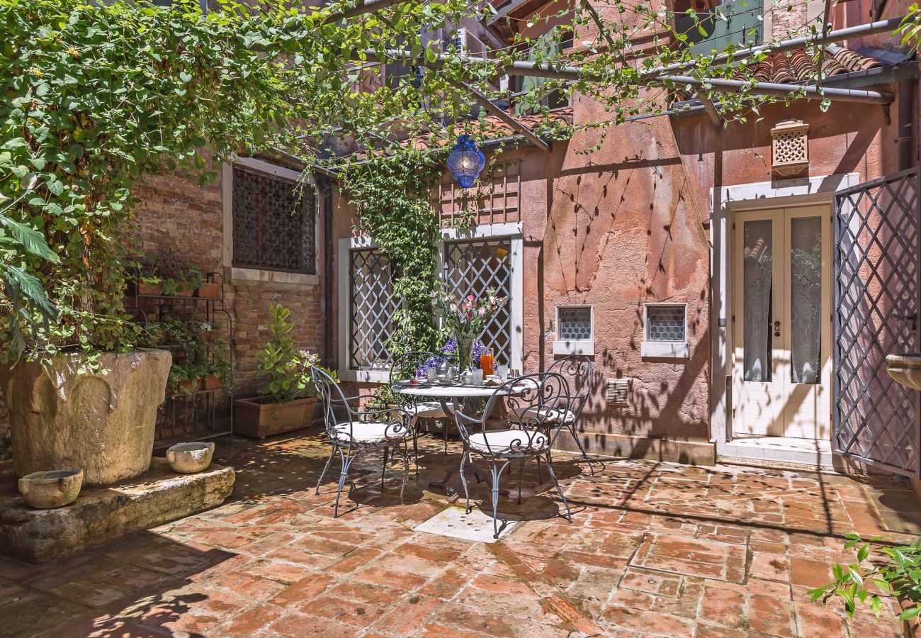 House in Venice - Tintoretto
