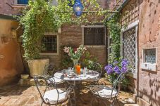 House in Venice - Tintoretto