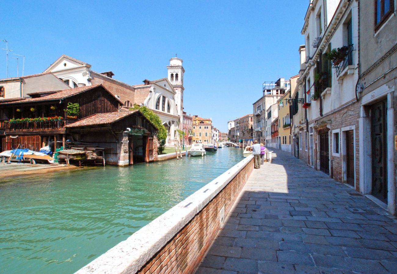 Apartment in Venice - San Trovaso Loft